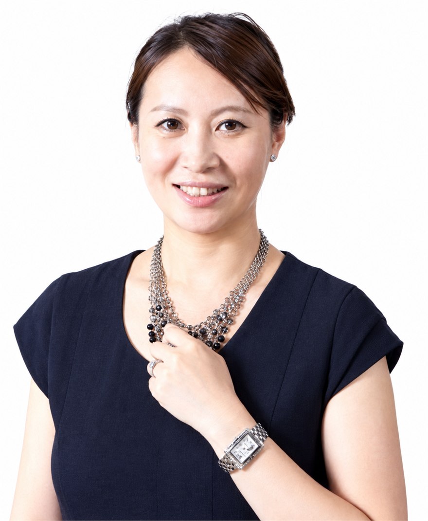 不動產經紀人鍾桂明 Mei Chung 形象照——專精台北日商外商住宅租賃與豪宅租賃